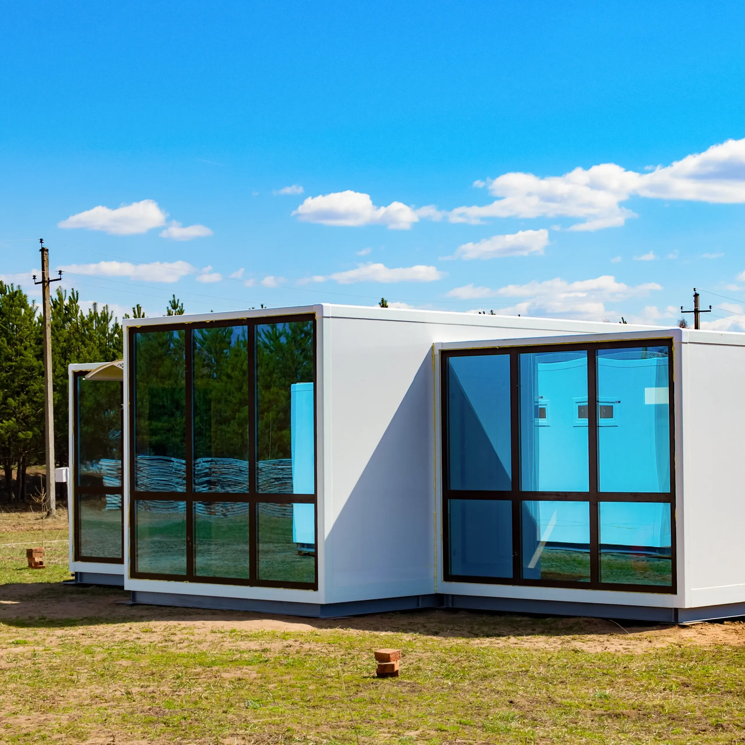 one-storey-modular-houses-with-large-panoramic-windows-russia-house-sandwich-panels